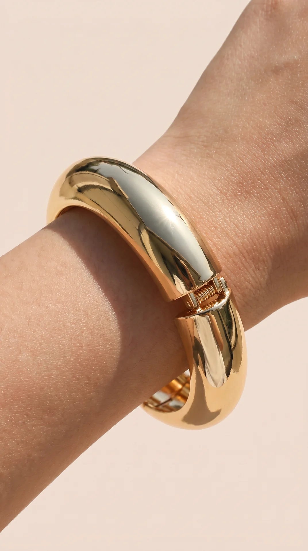 Chunky Round Hinged Bracelet Bangle